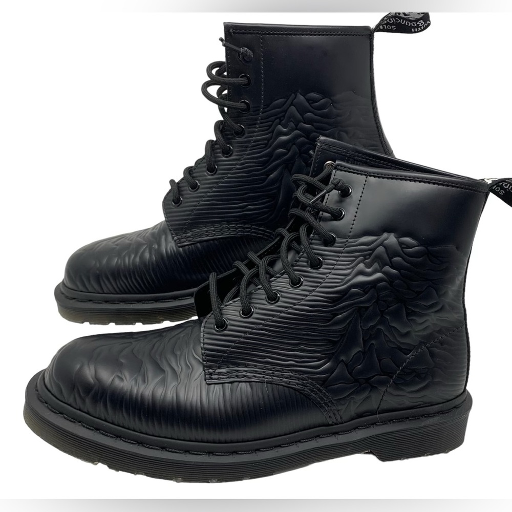 DR. MARTENS X JOY DIVISION UNKNOWN PLEASURES BOOT MENS Size 10.5
